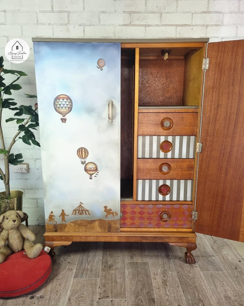Hot Air Balloons & Clocks Transfer