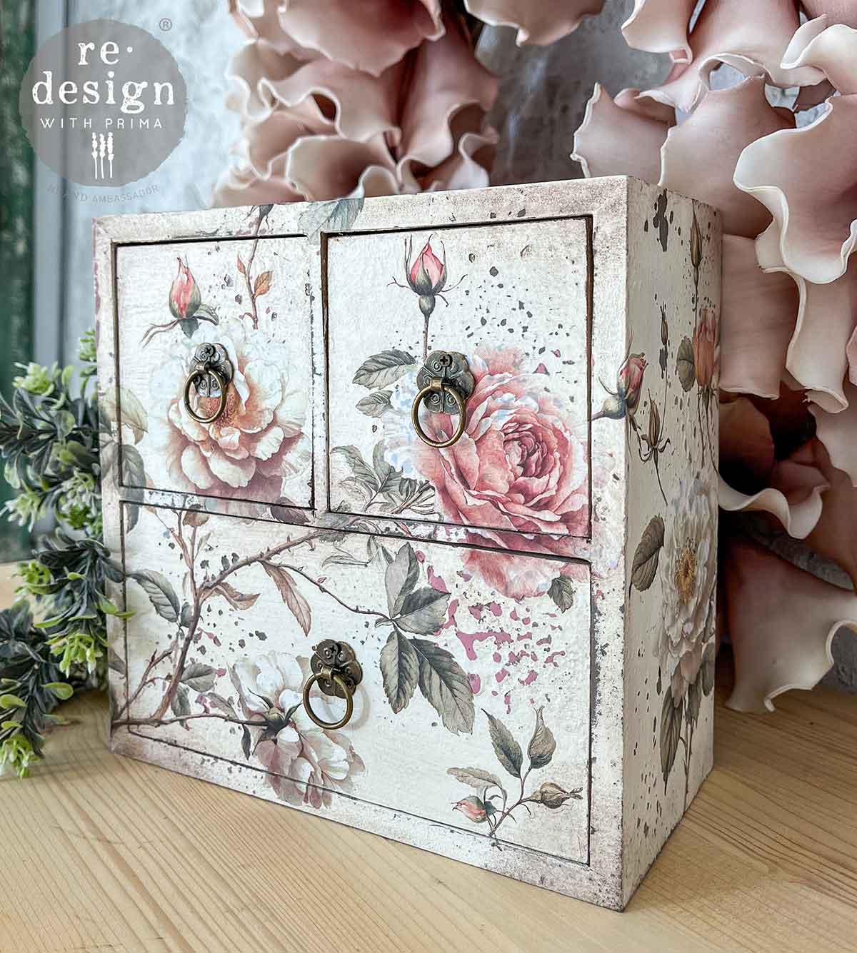 MIDDY TRANSFERS® – CREAMY BLUSH BLOOMS – 3 SHEETS, 8.5″X11″