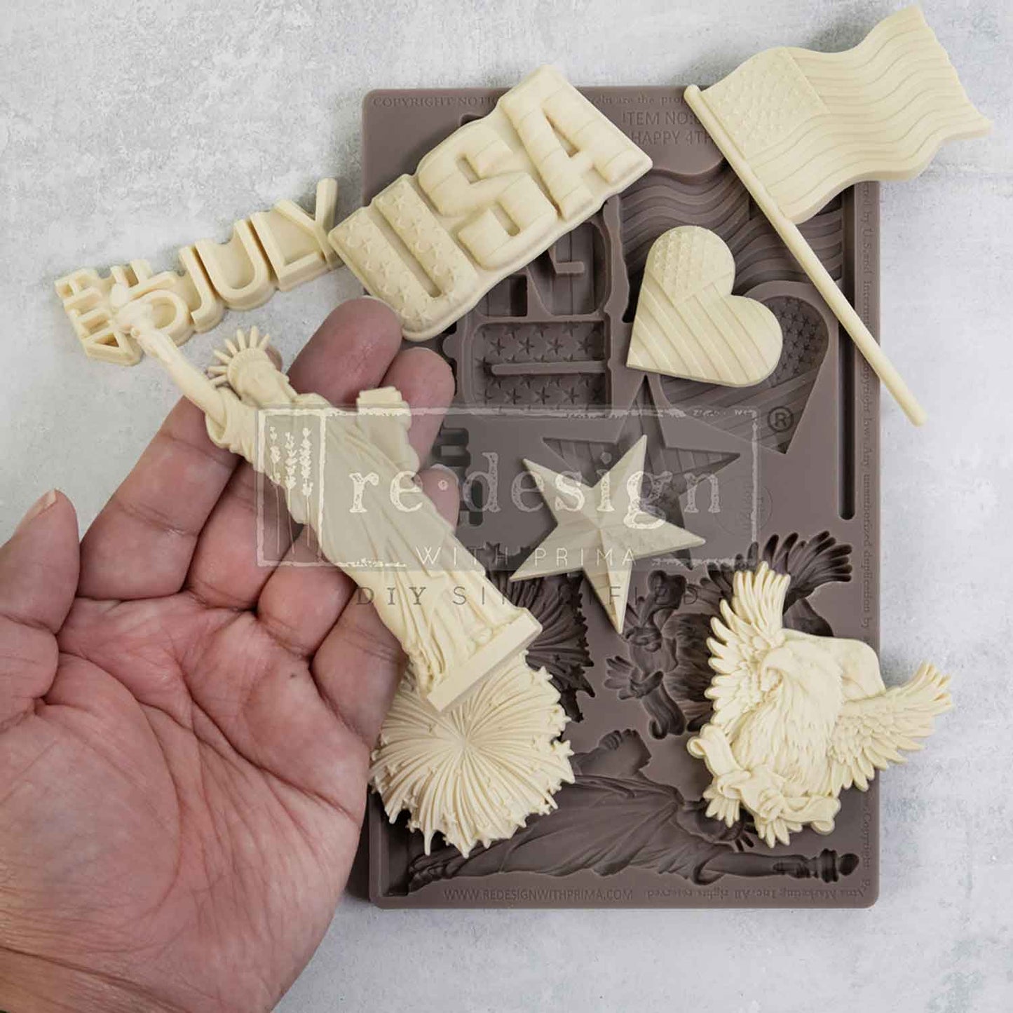 DECOR MOULDS® –HAPPY 4TH – 1 PC, 5″ X 8″