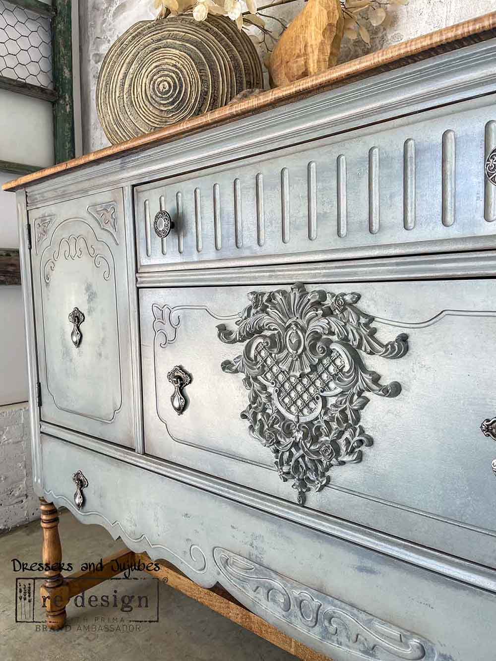 DECOR POLY® – BAROQUE ELEGANCE – 10″X9.89″X0.49″ / 25.4CMX25.1CMX1.2CM